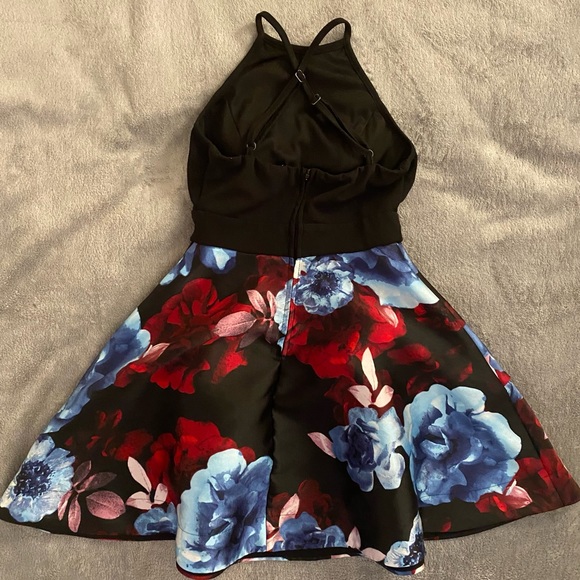 SPEECHLESS Dress - Picture 2 of 3